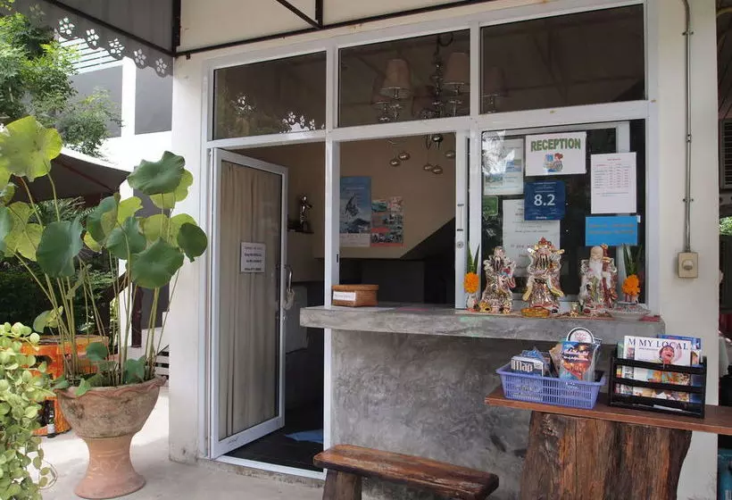 호스텔 Baan Phatchara