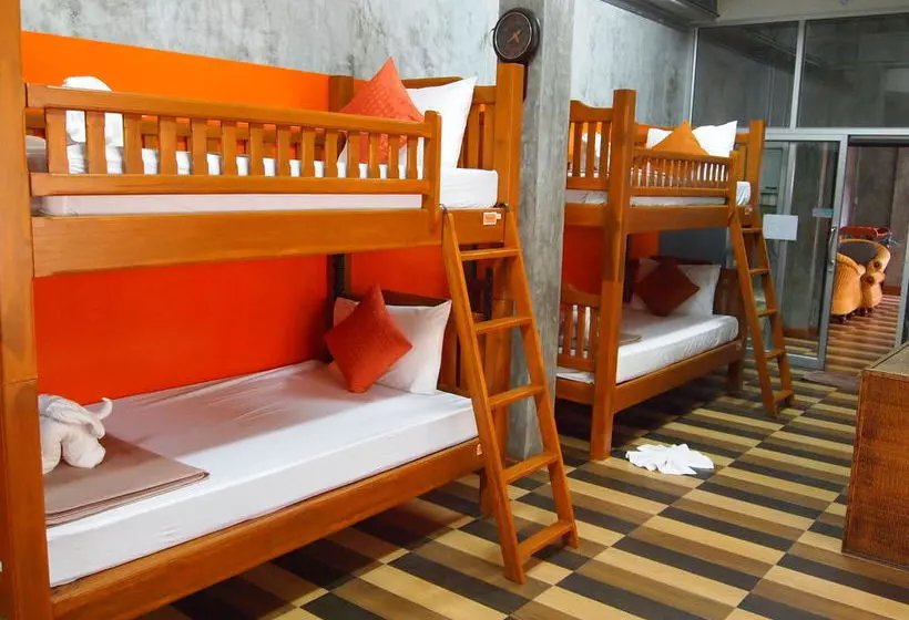 호스텔 Baan Phatchara