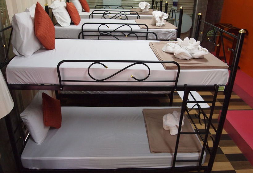 호스텔 Baan Phatchara