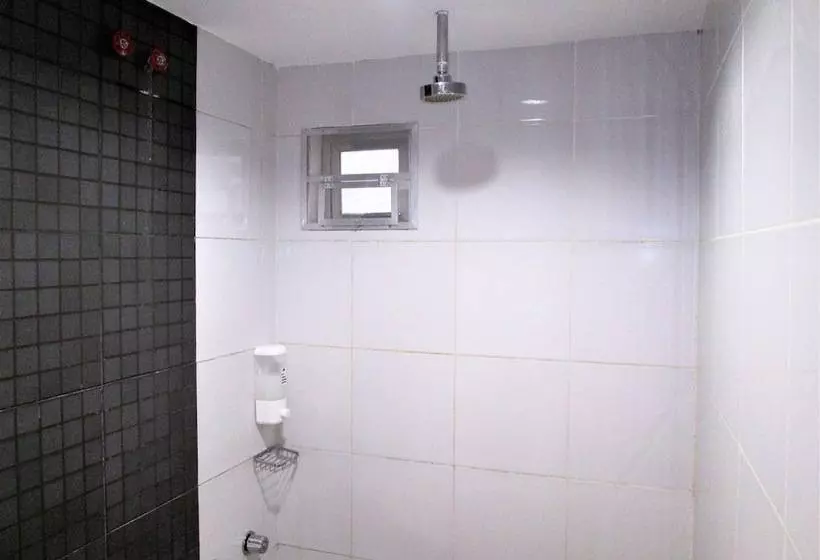 Hotelli Ggalyx Inn