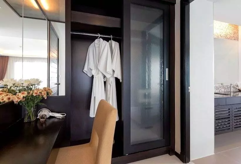 Отель The Regent Phuket Serviced Apartment Kamala Beach