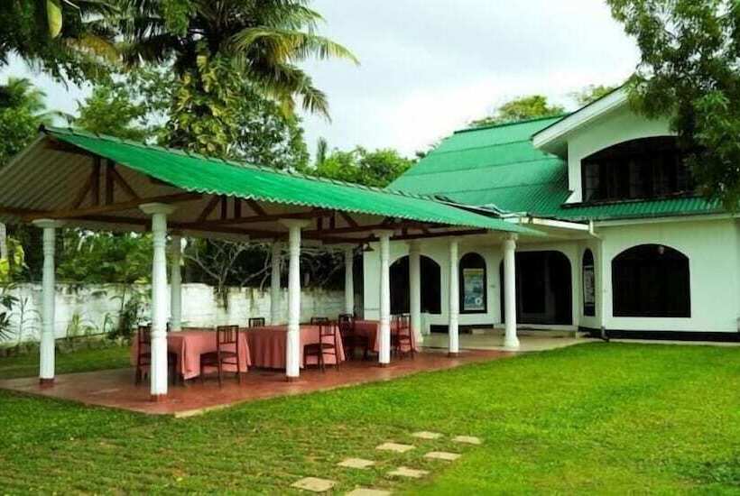 호텔 Latheena Resort