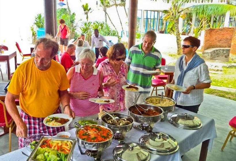 호텔 Latheena Resort