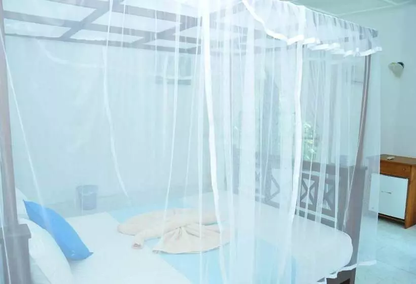 Отель Latheena Resort