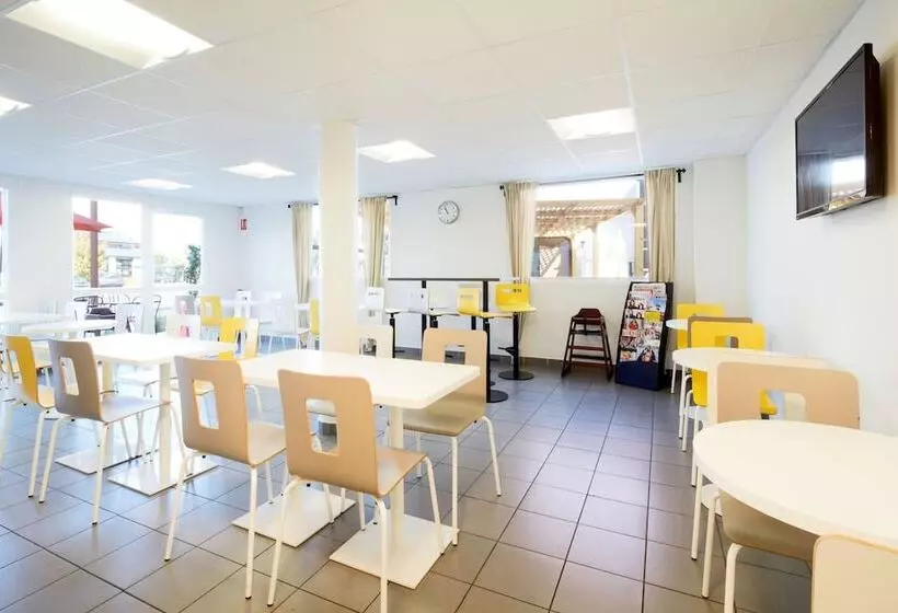 Отель Premiere Classe Valence Nord Saintmarcellesvalence