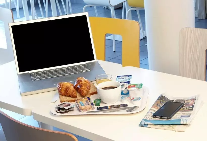 Отель Premiere Classe Valence Nord Saintmarcellesvalence