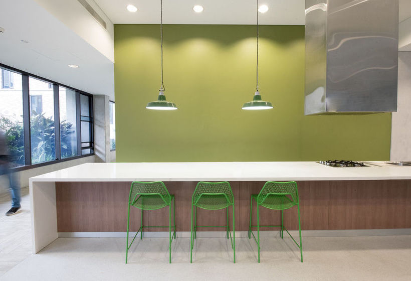 בית מלון כפרי Racecourse Space Pop Up