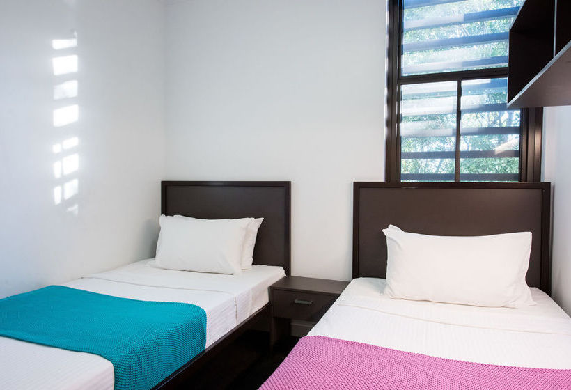 בית מלון כפרי Racecourse Space Pop Up