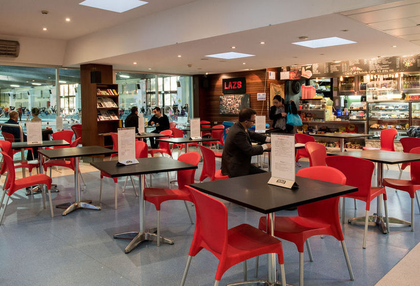 בית מלון כפרי Racecourse Space Pop Up