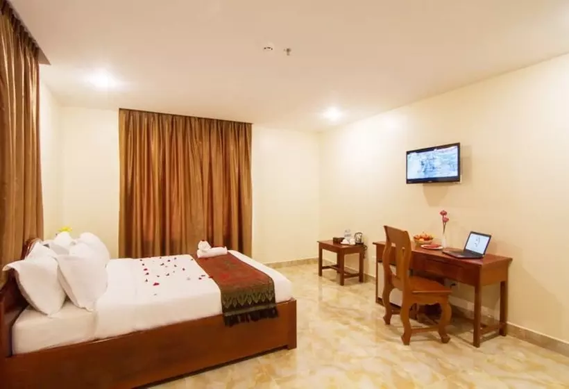 בית מלון כפרי Samnang Laor Phnom Penh