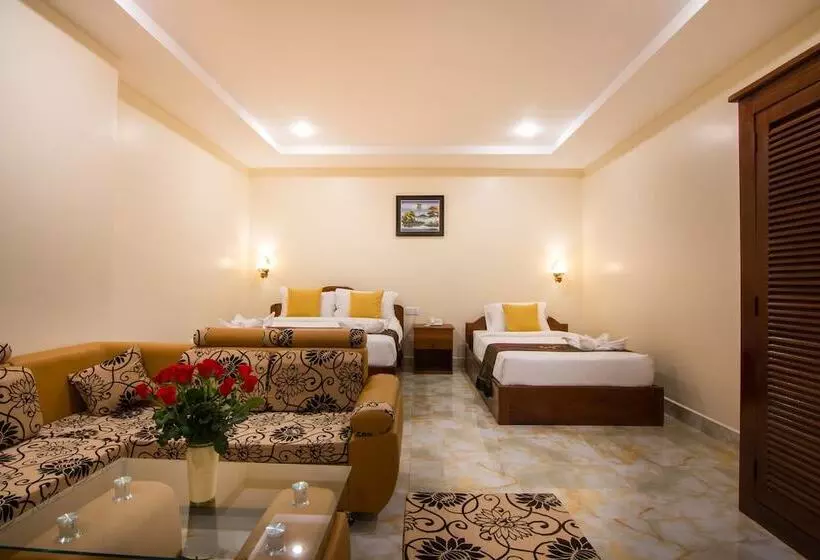 בית מלון כפרי Samnang Laor Phnom Penh