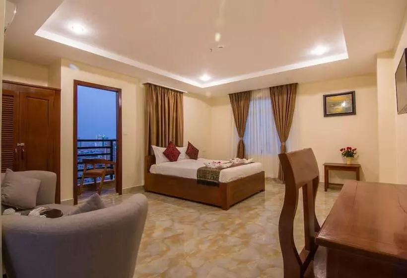 בית מלון כפרי Samnang Laor Phnom Penh