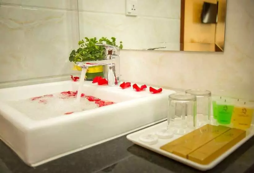 בית מלון כפרי Samnang Laor Phnom Penh