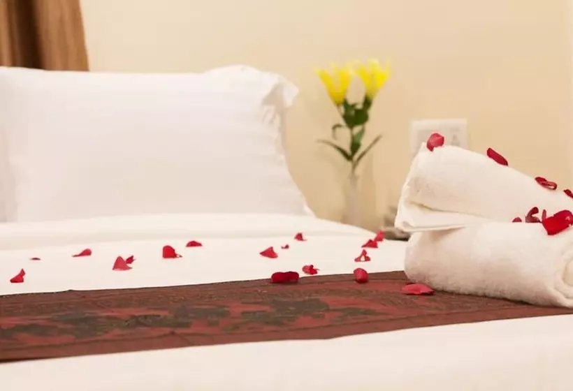 בית מלון כפרי Samnang Laor Phnom Penh