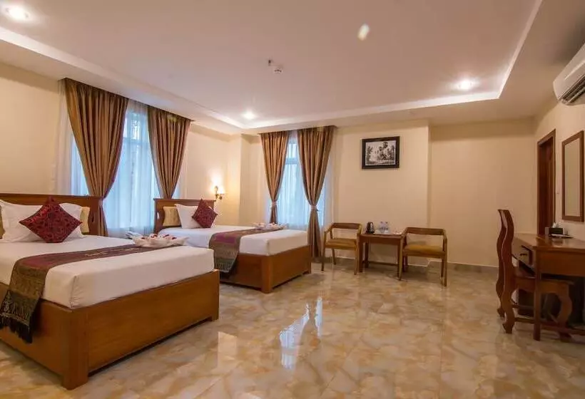 בית מלון כפרי Samnang Laor Phnom Penh