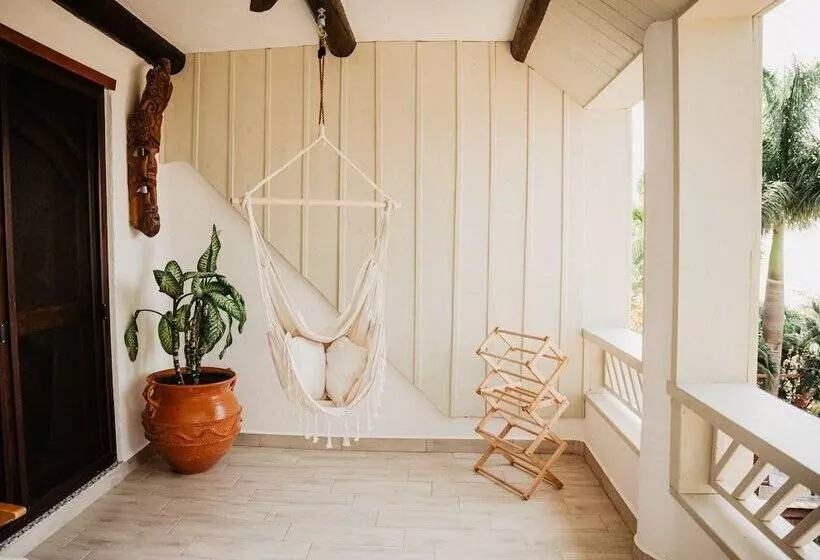 هتل Tranquilseas Eco Lodge & Dive Center