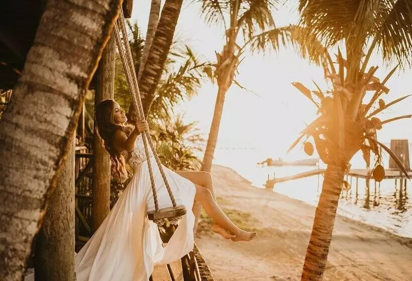 هتل Tranquilseas Eco Lodge & Dive Center