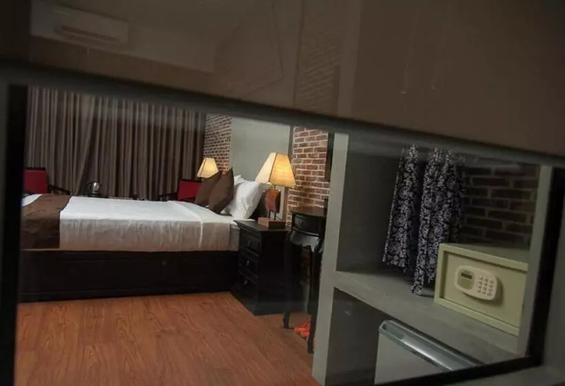 Отель Vacation Boutique