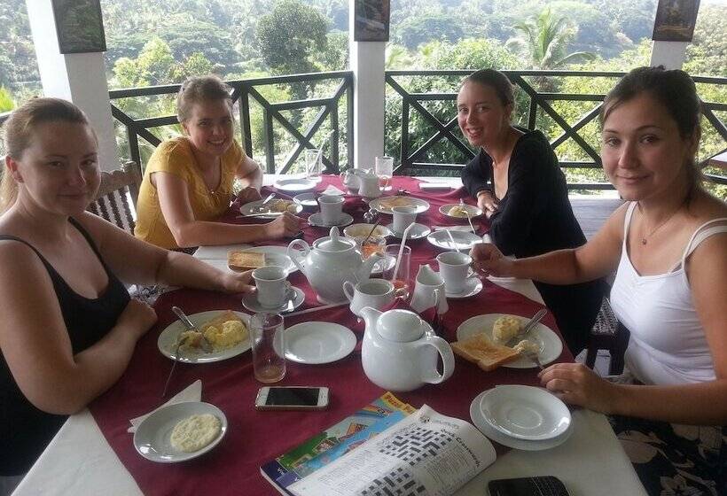 פנסיון Kande Homestay