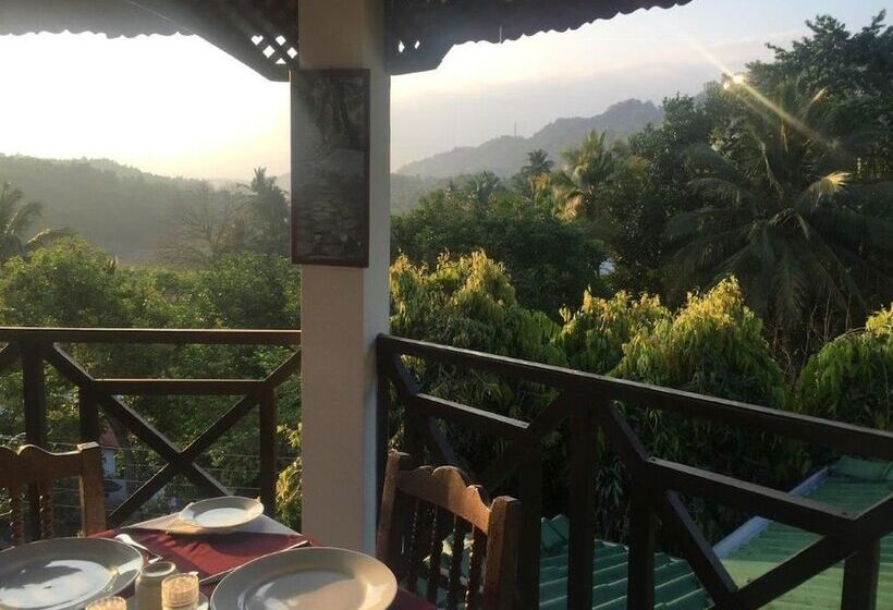 פנסיון Kande Homestay