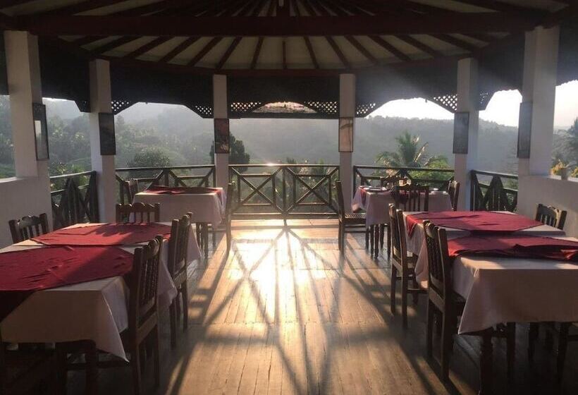 פנסיון Kande Homestay