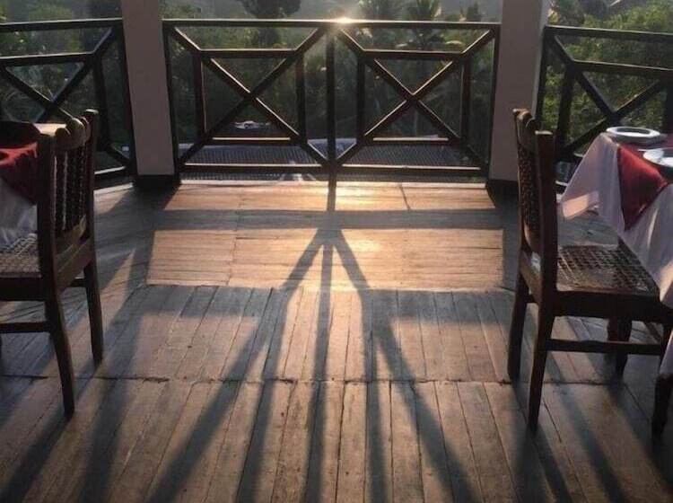 פנסיון Kande Homestay