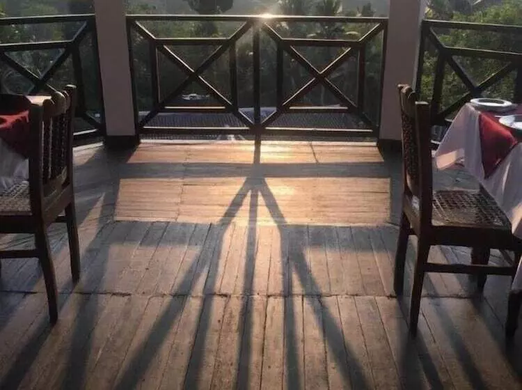 پانسیون Kande Homestay