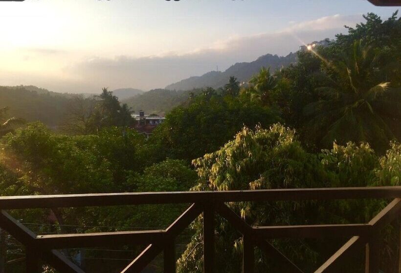 פנסיון Kande Homestay