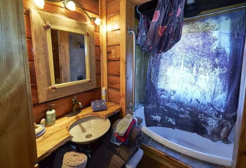 Aamiaismajoitus (B&B) Creekwalk Inn And Cabins