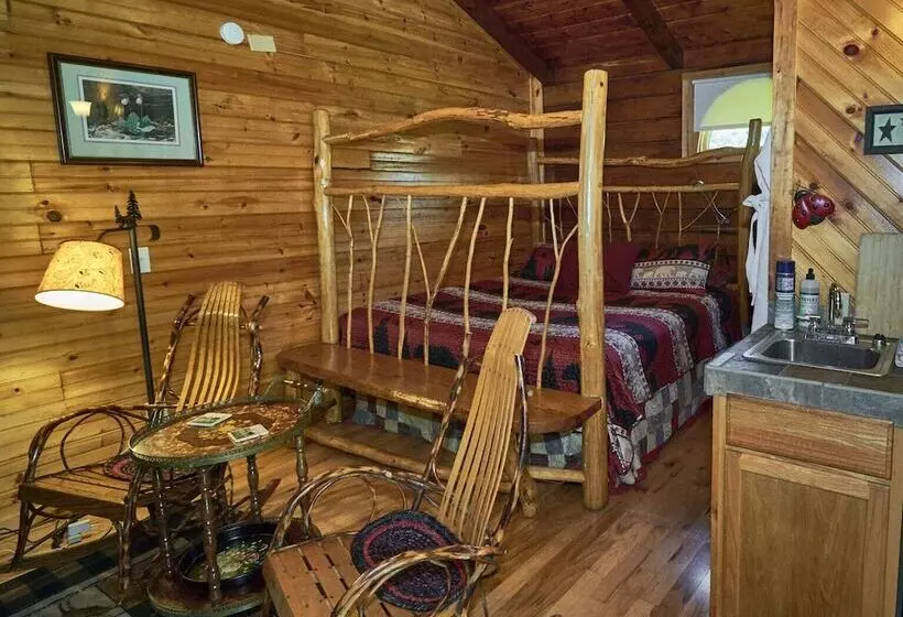 Aamiaismajoitus (B&B) Creekwalk Inn And Cabins