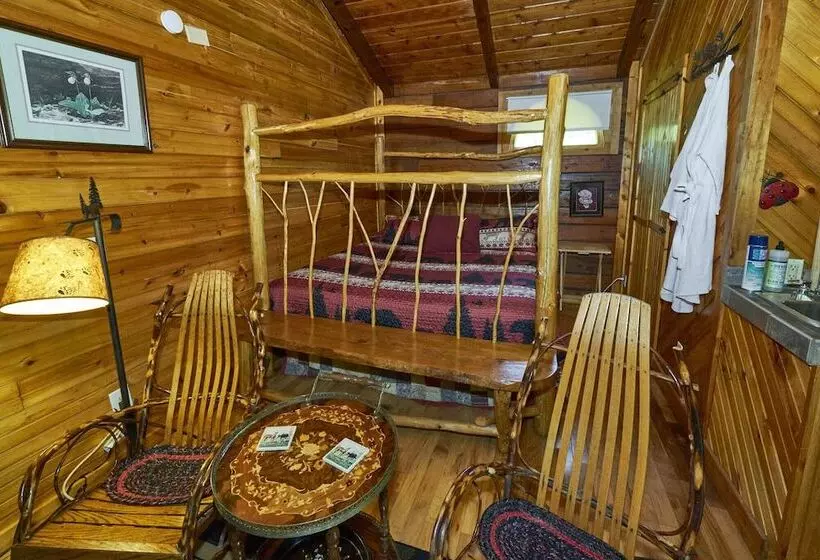 Aamiaismajoitus (B&B) Creekwalk Inn And Cabins