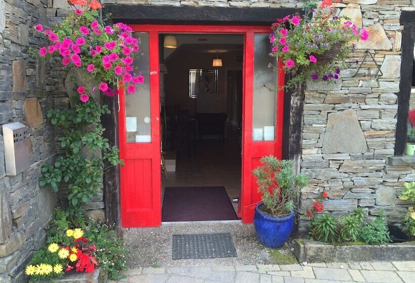 Connemara National Park Hostel