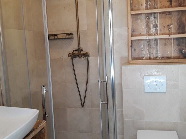 Connemara National Park Hostel