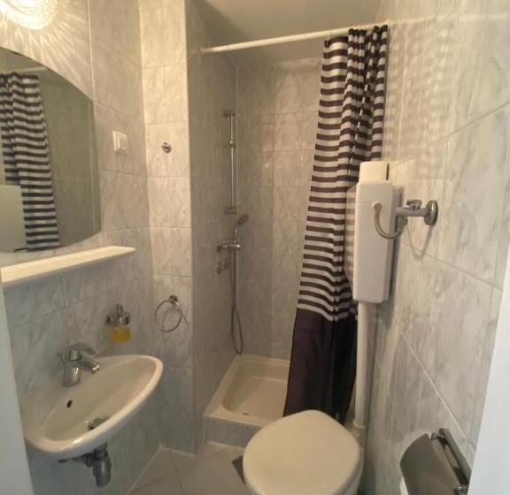 Отель Apartments And Rooms By The Sea Komiza, Vis 2431