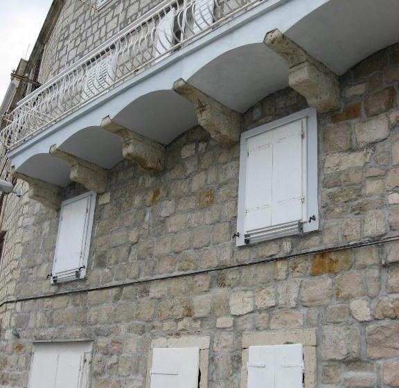 Отель Apartments And Rooms By The Sea Komiza, Vis 2431