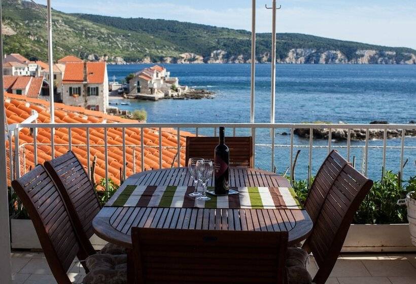 Отель Apartments And Rooms By The Sea Komiza, Vis 2431