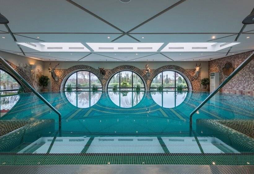 فندق Old House Resort & Spa