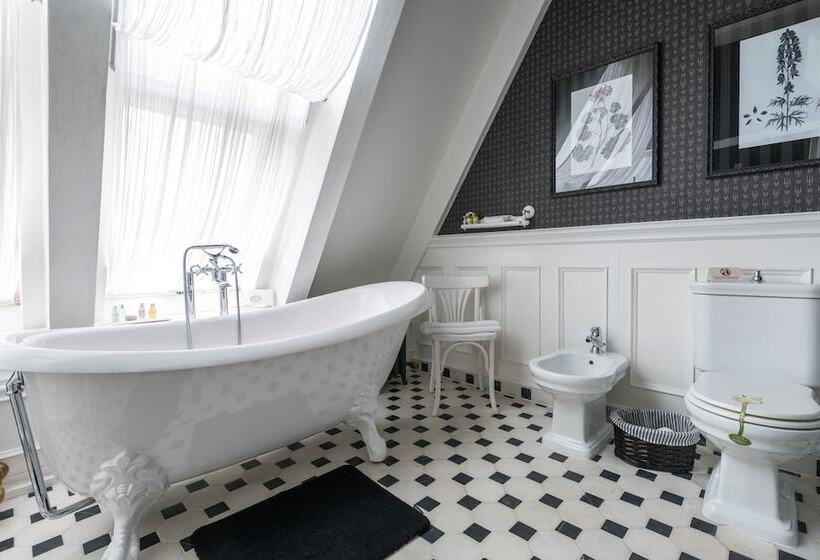 فندق Old House Resort & Spa