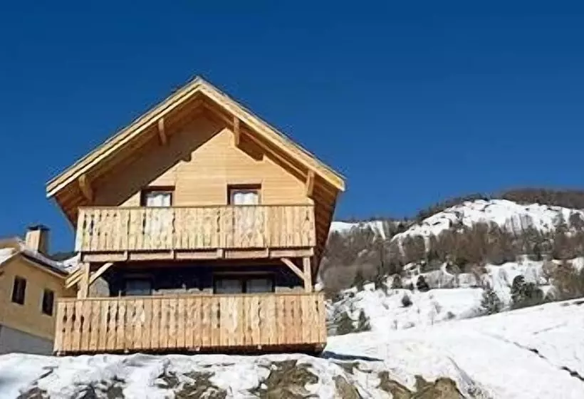 Hotelli Praroustan By Actisource