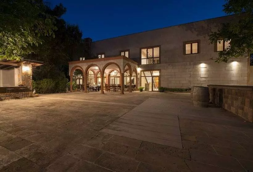 Hotelli Sunolus Vineyard House