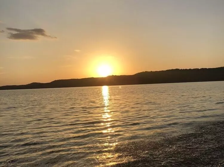 هتل Travelers Inn