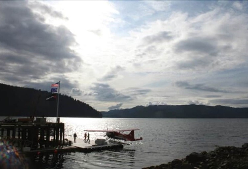 בית מלון כפרי Waterfall Resort