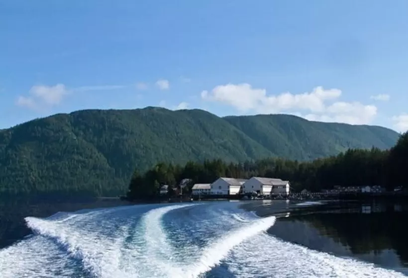 Hotelli Waterfall Resort