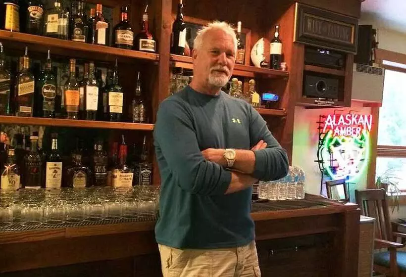 Hotelli Waterfall Resort