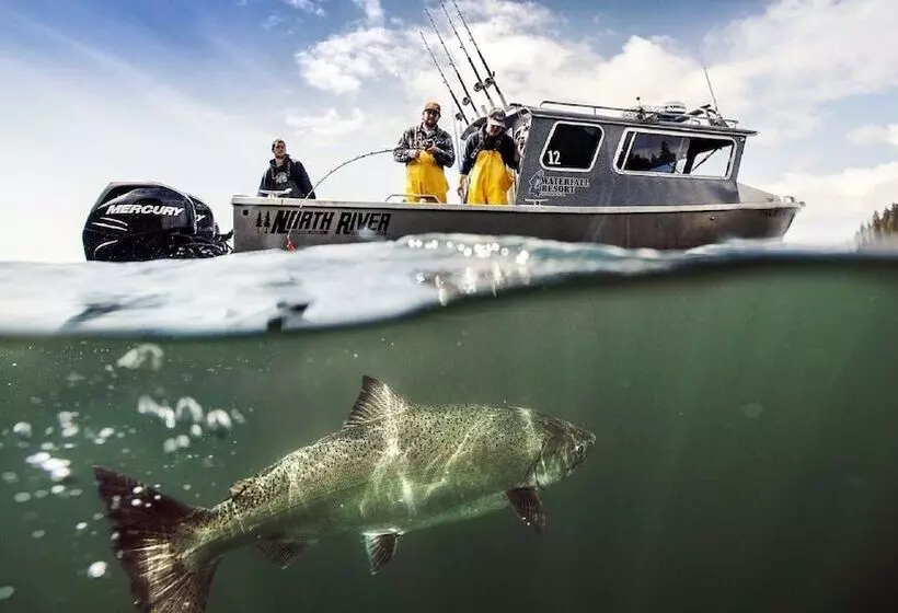 Hotelli Waterfall Resort