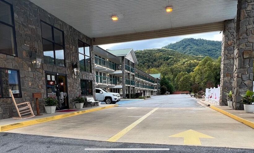 모텔 Cherokee Lodge