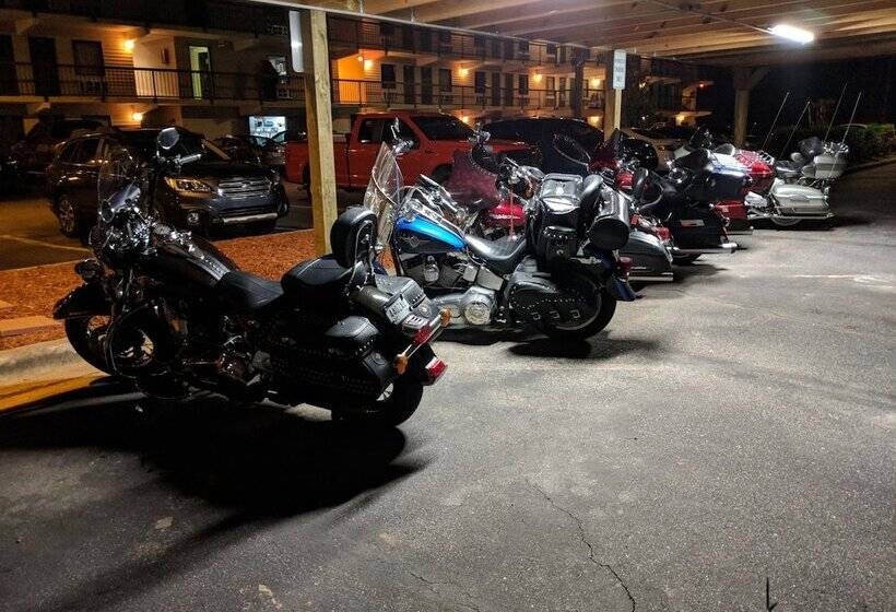 모텔 Cherokee Lodge