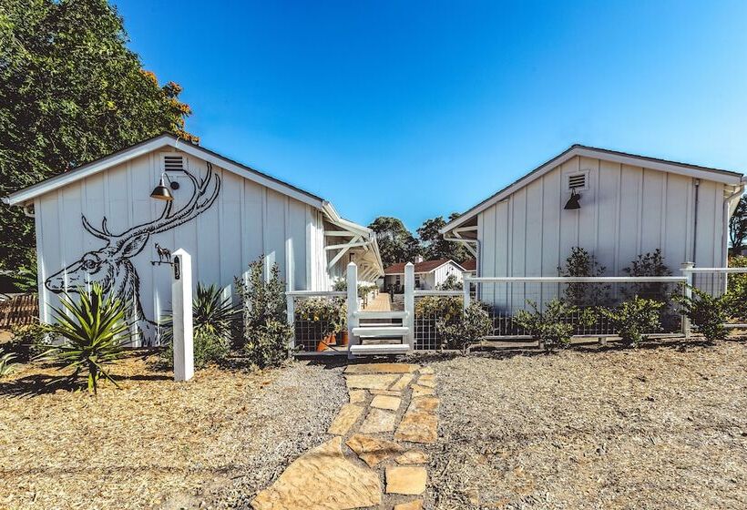 モーテル Stables Inn