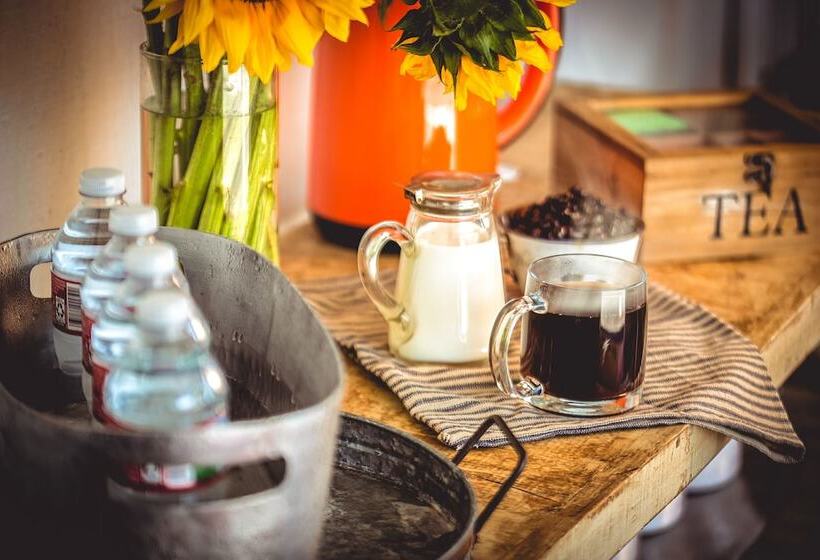 モーテル Stables Inn