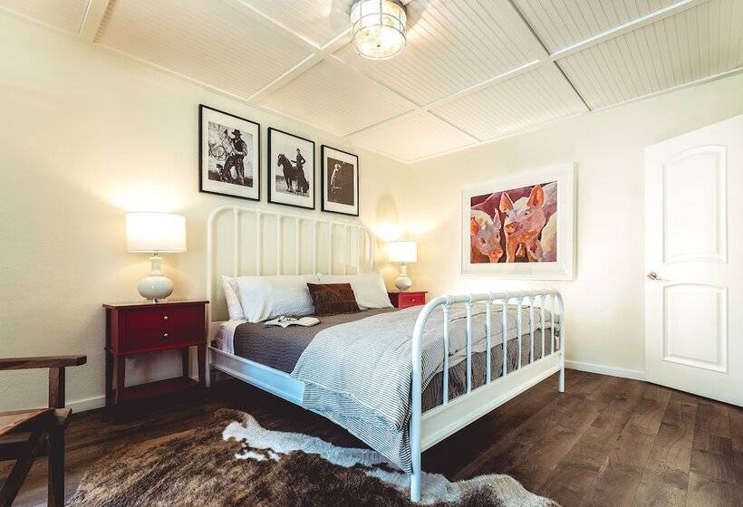 モーテル Stables Inn